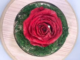  Rosa preservada Vermelha C/ Glitter - Cúpula de Vidro 