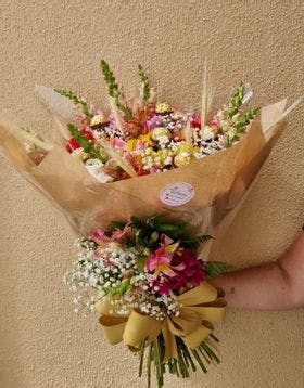 thumb-buque-especial-flores-do-campo-flores-nobres-chocolates-0