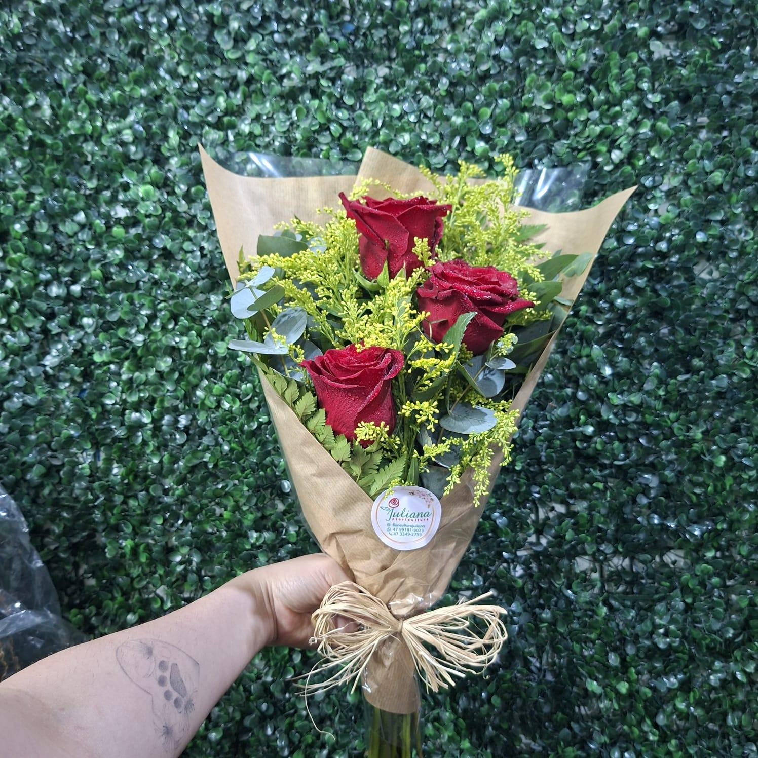 thumb-ramalhete-com-3-rosas-vermelhas-pardo-0