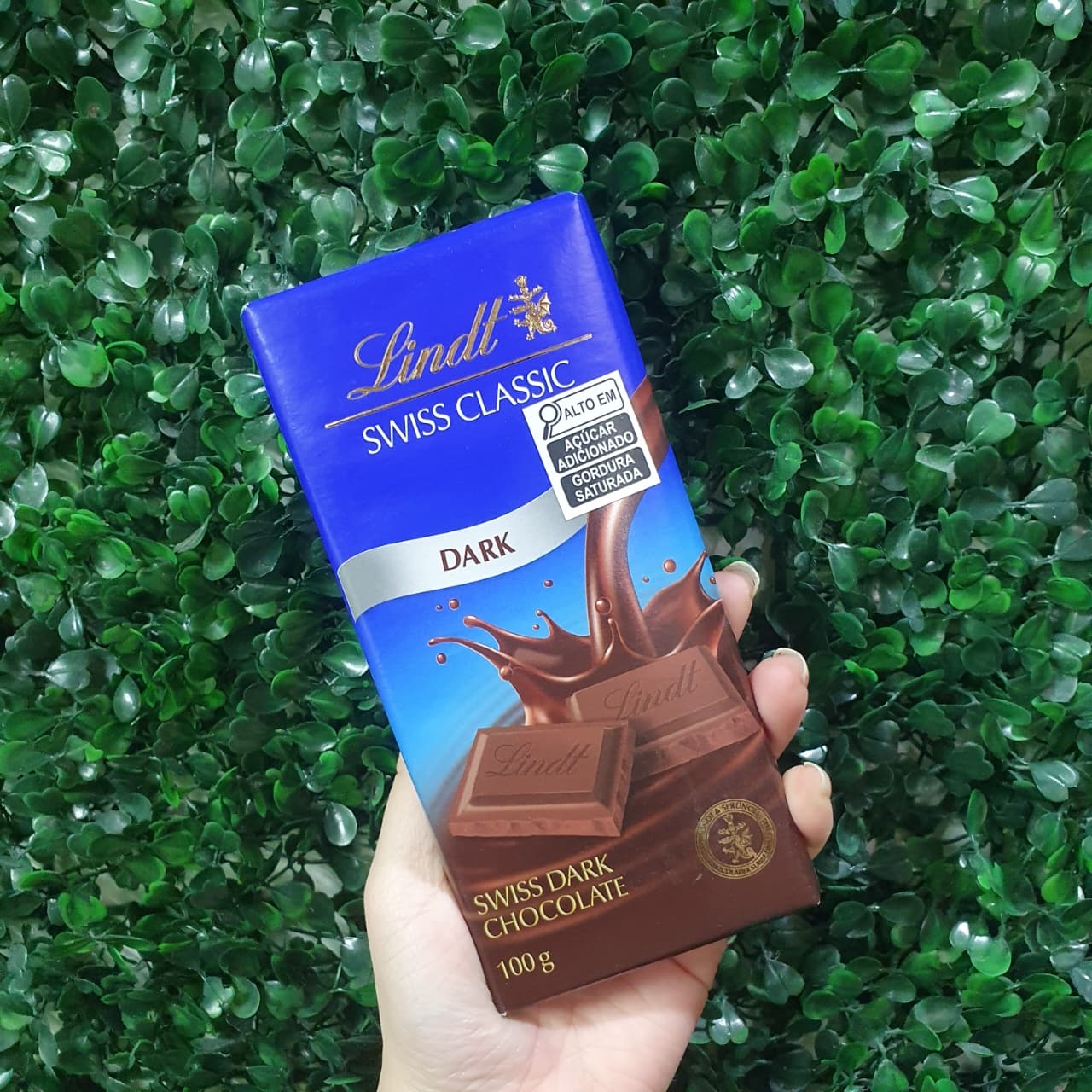 Lindt Chocolate Swiss Classic Dark