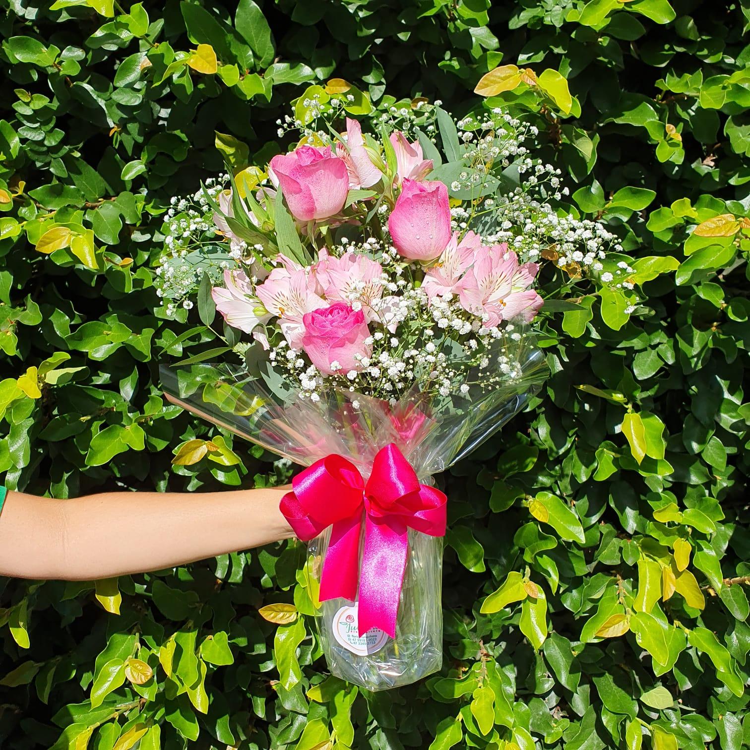 thumb-ramalhete-no-vaso-vidro-em-tons-rosa-0