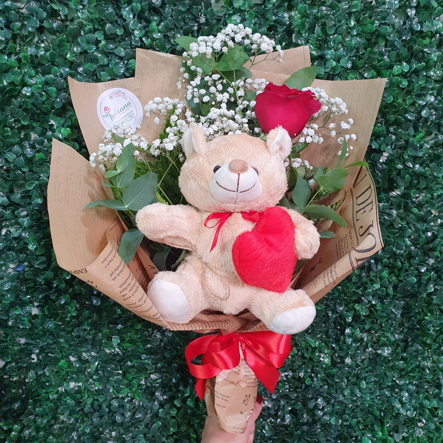 Ramalhete com 1 rosa vermelha e pelúcia - Lindas Frases