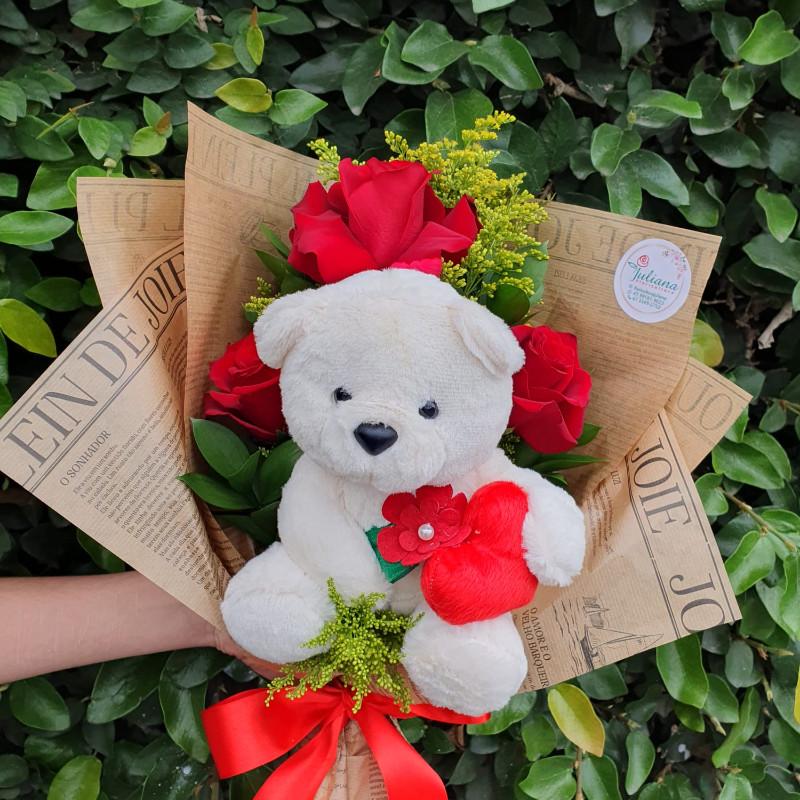 thumb-ramalhete-com-3-rosas-vermelas-abertas-com-pelucia-0