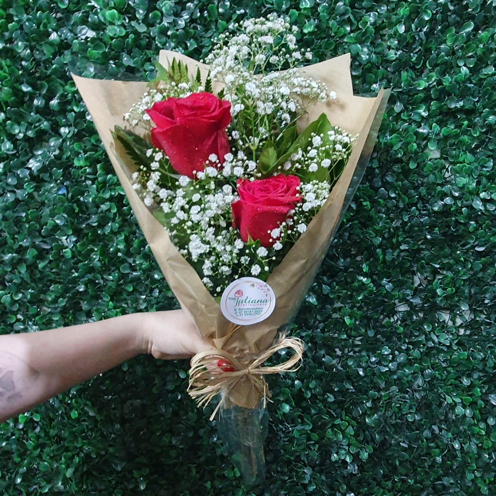 thumb-ramalhete-com-2-rosas-vermelhas-pardo-2