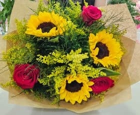 Buque Espiral com 3 Rosas e 3 Girassóis - PARDO