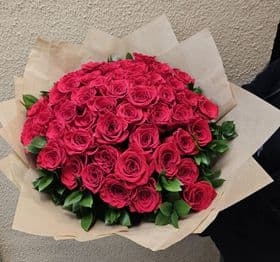 Buque de Rosas Importadas - Espiral - 50 Unidades.