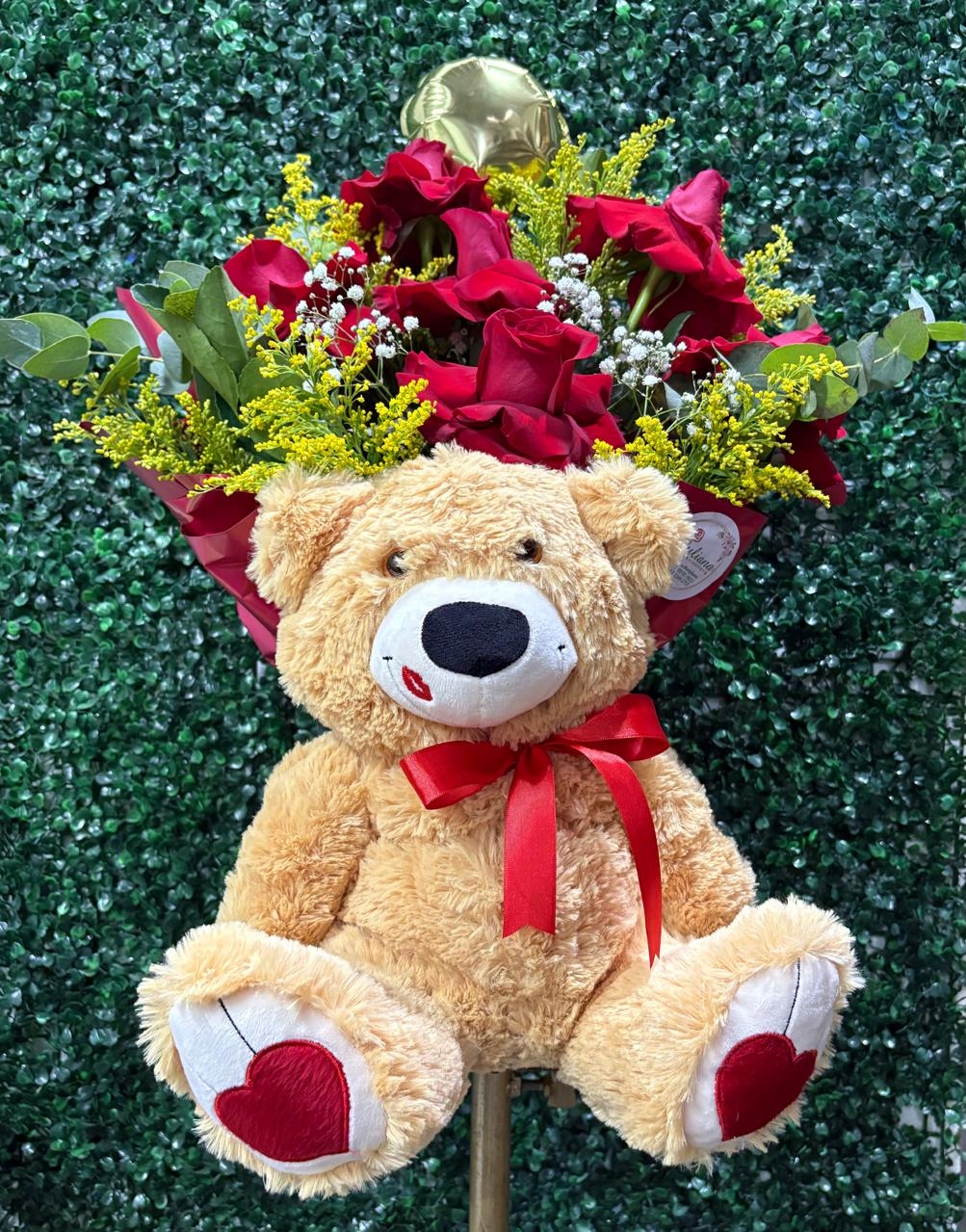 Composição de 6 Rosas abertas e Pelúcia